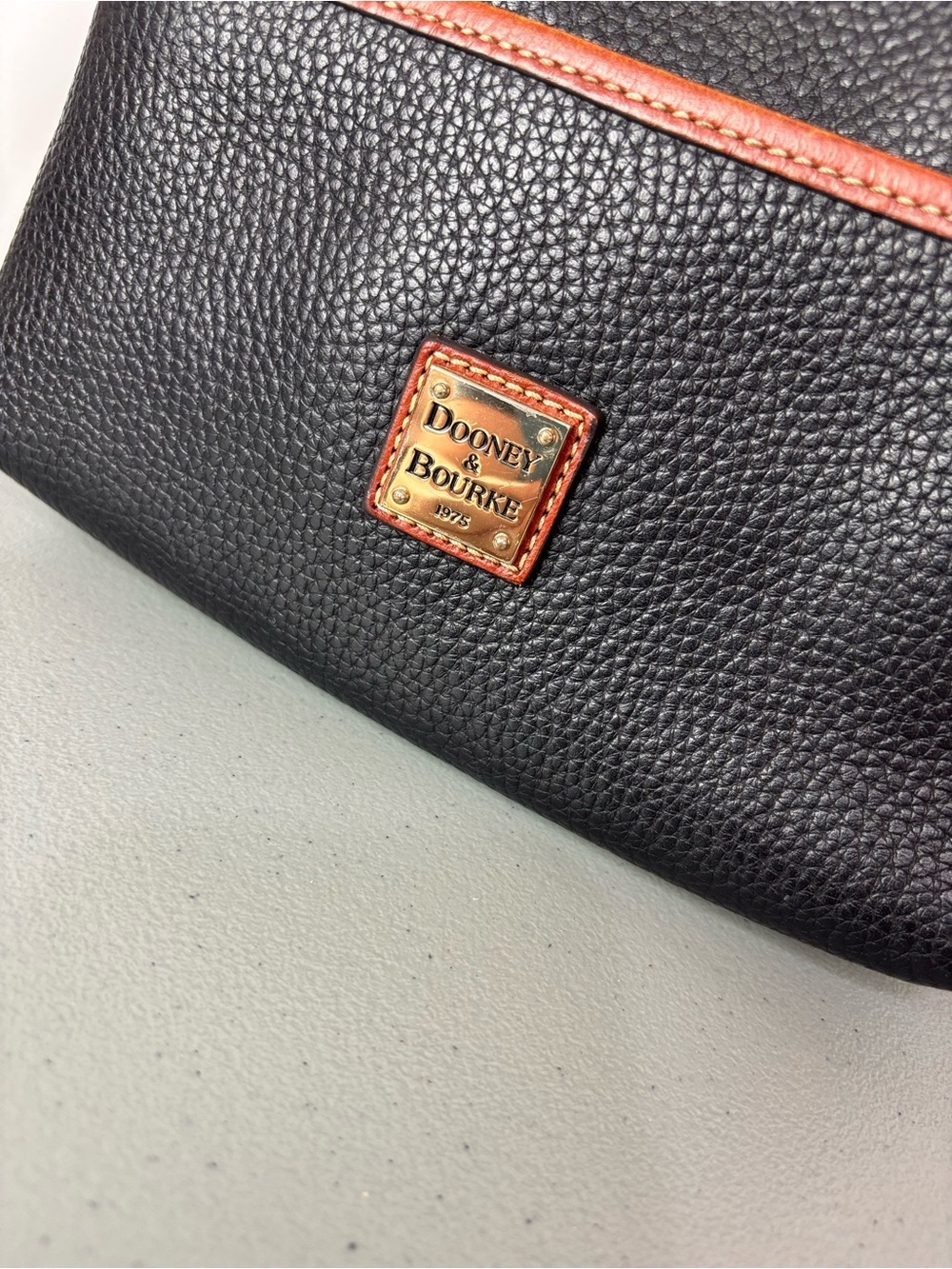 Dooney & Bourke Black Pebble Leather Crossbody with Brown Trim Zip Closure - Picture 2 of 14